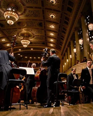 San Francisco Symphony: Enrico Lopez-Yanez - Holly Jolly Pops